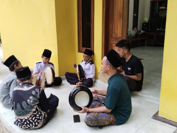 Pelatihan Hadroh