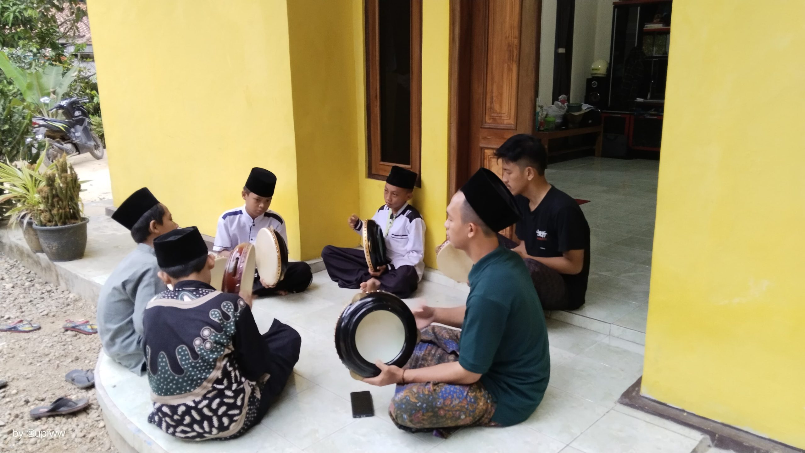 Pelatihan Hadroh